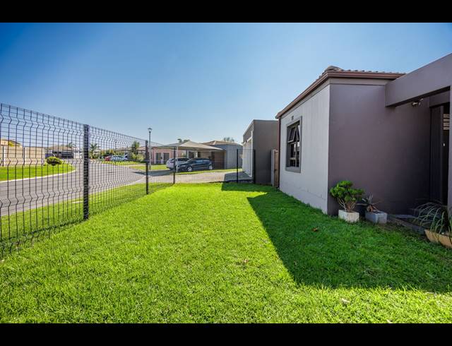 3 BEDROOM HOUSE FOR SALE IN VIKING VILLAGE